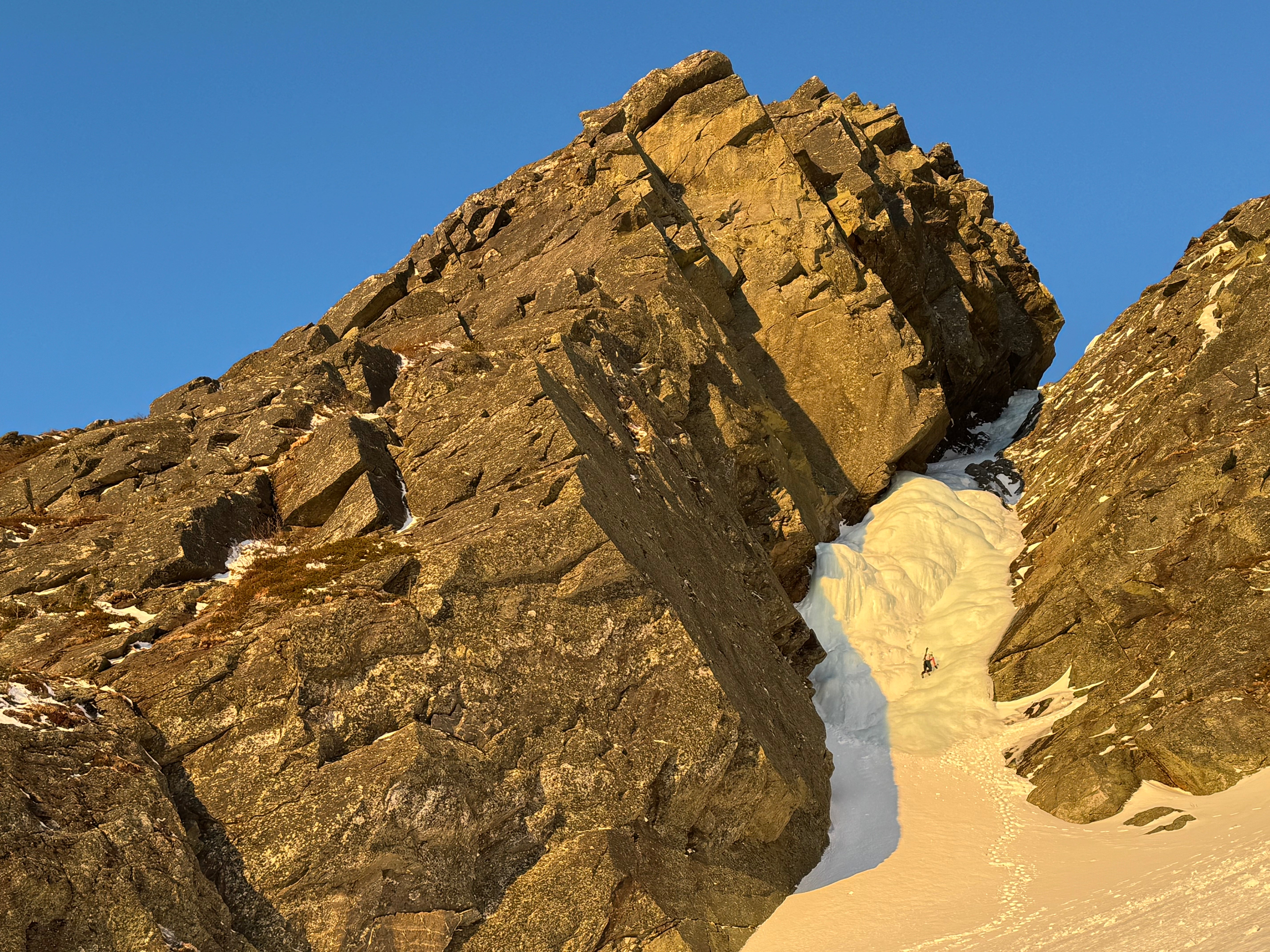 Alpine Crawling in Huntington Ravine - 3/14/25 – White Mountain Ski Co