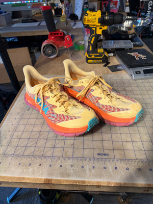 Hoka Mafate Speed 4 Men's size 9 - Torn Eyelet  / Lightly Used! - White Mountain Ski Co