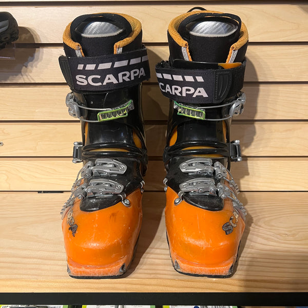 Scarpa_MaestraleRS_Ski_Boot_front