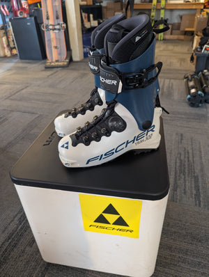 Fischer Travers GR W's 26.5 Open Box Special - White Mountain Ski Co