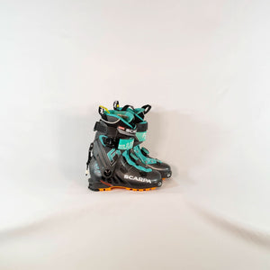 Scarpa F1 W's Ski Boot 22.0 #41 - White Mountain Ski Co